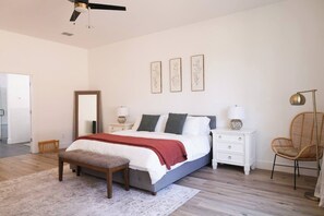 3 habitaciones, escritorio, tabla de planchar con plancha y wifi gratis 