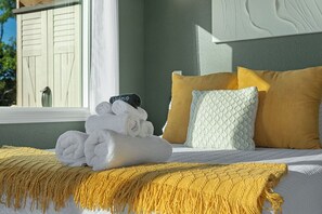 1 habitación, tabla de planchar con plancha, wifi gratis y ropa de cama