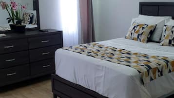 2 chambres, fer et planche à repasser, Wi-Fi, draps fournis