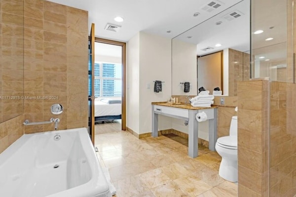 Luxury Apartment, City View | Bathroom