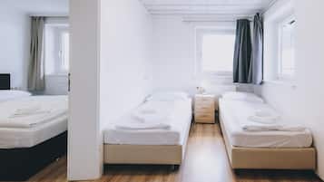 2 Schlafzimmer, Reisekinderbett, kostenloses WLAN, Bettwäsche