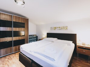 1 bedroom, iron/ironing board, free WiFi, bed sheets