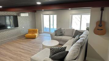 Smart TV, video games