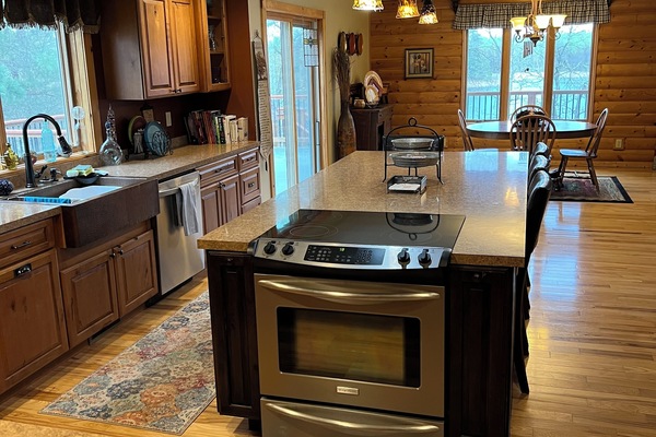 KylskÄp, mikrovÄgsugn, ugn och spishÀll