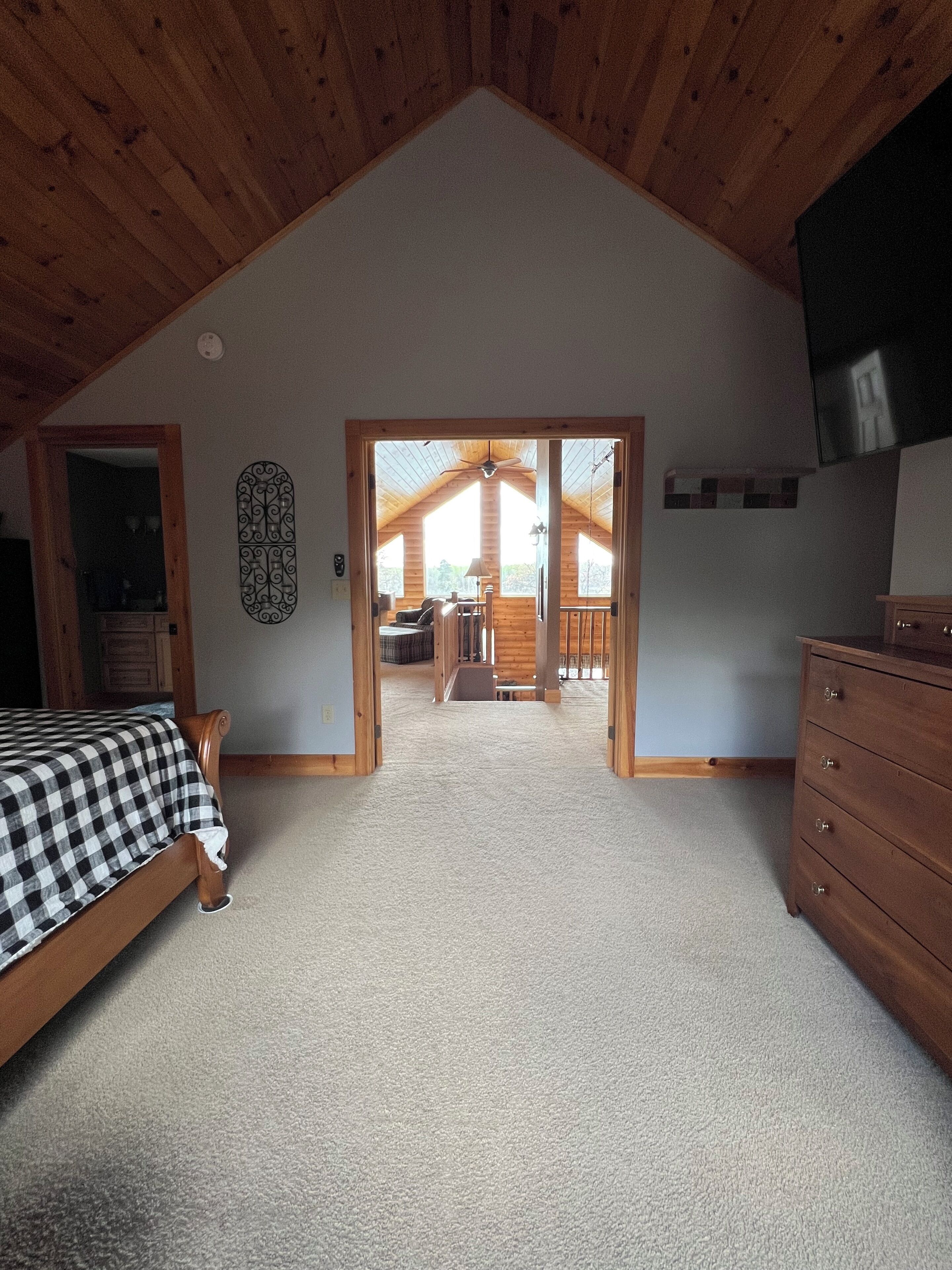 4 bedrooms, desk, iron/ironing board, free WiFi