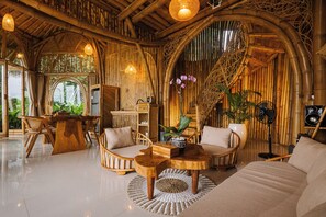 Luksusvilla, fjellutsikt | Oppholdsområde