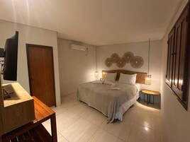 Premier Bungalow, Sea View | Laptop workspace, free WiFi, bed sheets