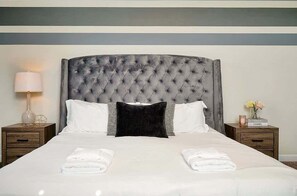 5 chambres, fer et planche à repasser, lit parapluie, Wi-Fi