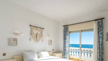 2 bedrooms, iron/ironing board, free WiFi