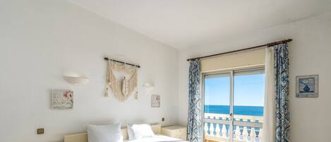 2 bedrooms, iron/ironing board, free WiFi