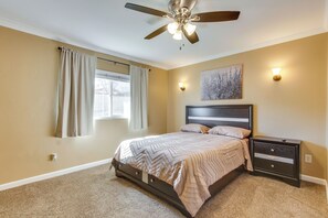 2 chambres, fer et planche à repasser, Wi-Fi, draps fournis