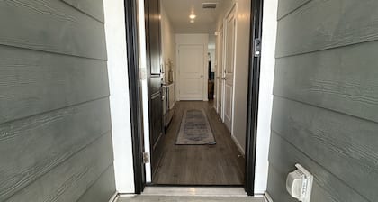 Cozy 3-bedroom townhome in peaceful Saratoga Springs.