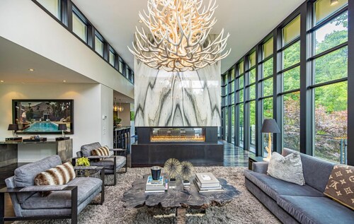 Stunning 6 bed 5 bath estate on 65 acres with Pool, Hot Tub and Tennis Court!