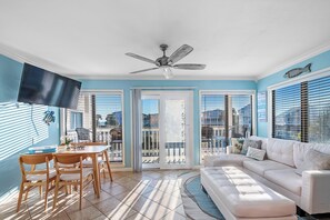 Smart TV, DVD player