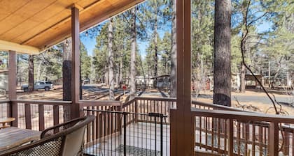 Dog-Friendly Private Pinetop Home / 2 Decks / Blackstone/Fire Pit / Fenced Yard