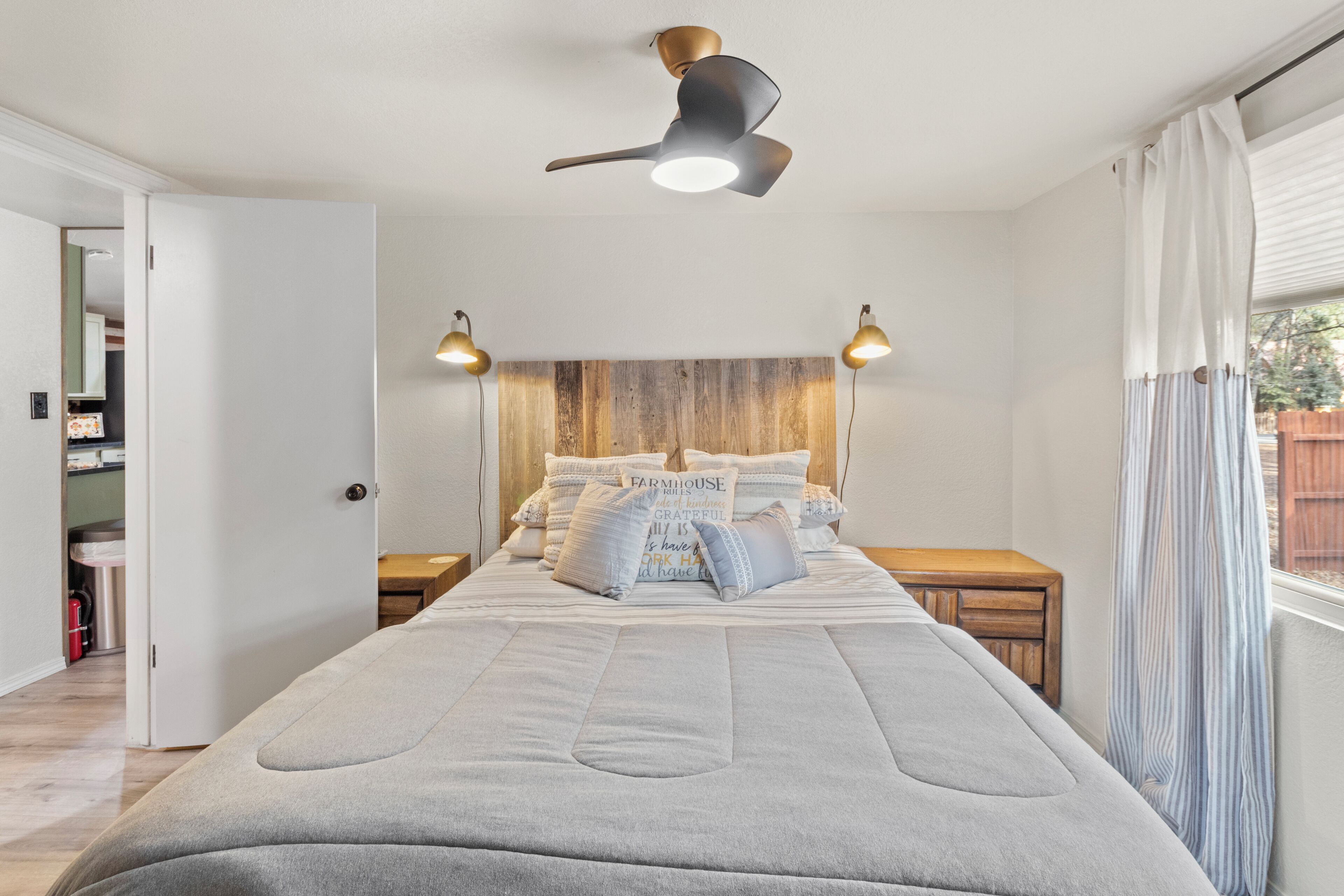 3 chambres, fer et planche à repasser, Wi-Fi gratuit, draps fournis