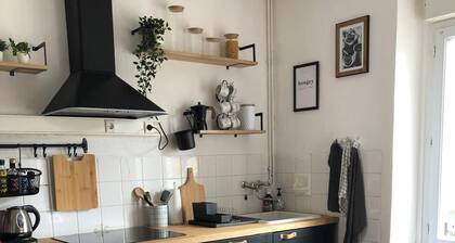 Notre maison de poupée à 2 pas des commerces et à 800m de la plage.