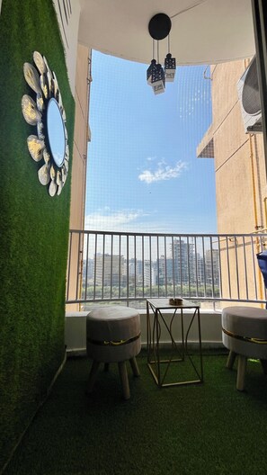 Property grounds - Apartment with WiFi, AC in delightful Noida, Couple Friendly (Noida)
