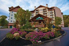 Exterior - Holiday Inn Club Vacations Smoky Mountain Resort-3 BD/3bath, heart of Gatlinburg (Gatlinburg)