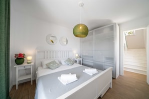 3 chambres, bureau, fer et planche à repasser, Wi-Fi gratuit