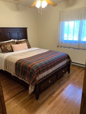 4 quartos, ferros/tábuas de passar roupa, Wi-Fi, roupa de cama