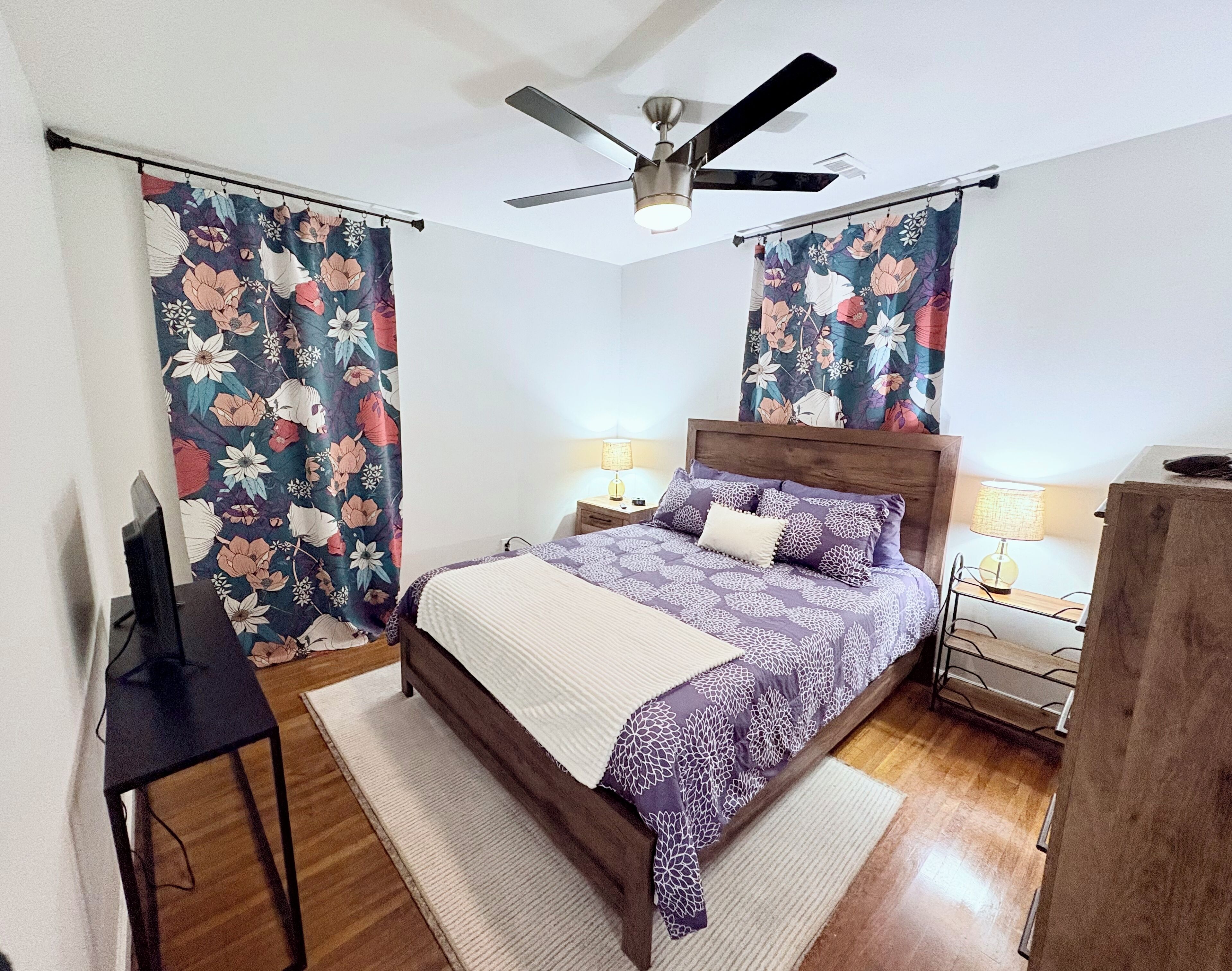 3 bedrooms, desk, iron/ironing board, free WiFi