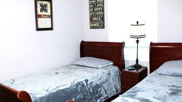 1 bedroom, free WiFi, bed sheets