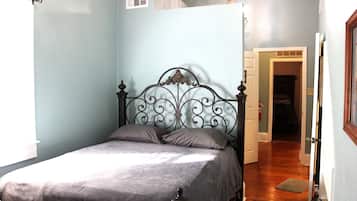 1 bedroom, free WiFi, bed sheets