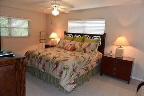 3 chambres, fer et planche à repasser, Wi-Fi, draps fournis