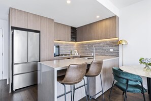 Fridge, microwave, oven, stovetop - Comfy 2 Bedroom Unit in Broadbeach (No Parking). STAR 14802 - 3N - NB (Broadbeach)