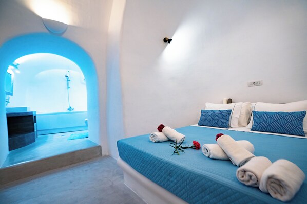 5 chambres, coffres-forts dans les chambres, bureau