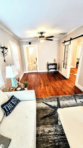  2-bedroom house, fits 6, bike trails, pet friendly, lakes, downtown night life!