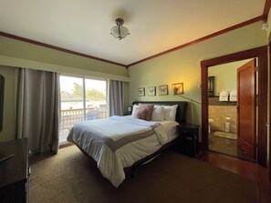 3 chambres, fer et planche à repasser, lit de bébé portatif