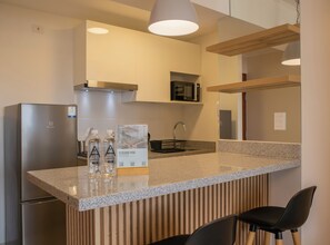 Apartamento, 2 habitaciones (1005) | Cocina privada | Frigorífico, microondas, licuadora y plancha