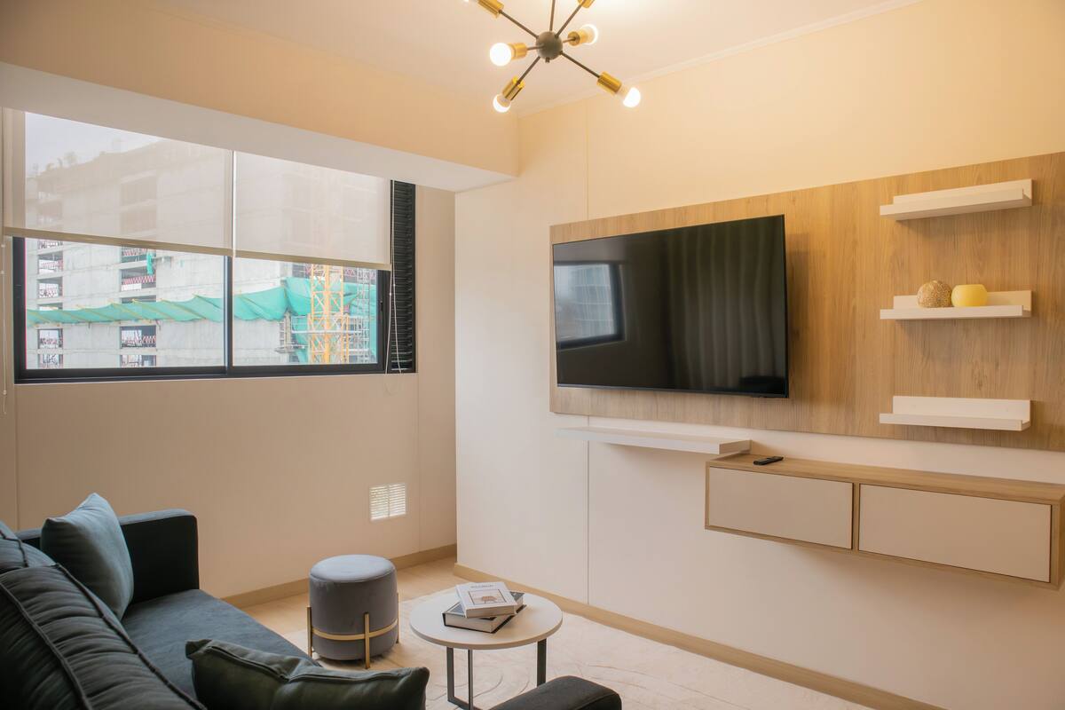 Apartment, 2 Bedrooms, 2 Bathrooms, City View | Living area