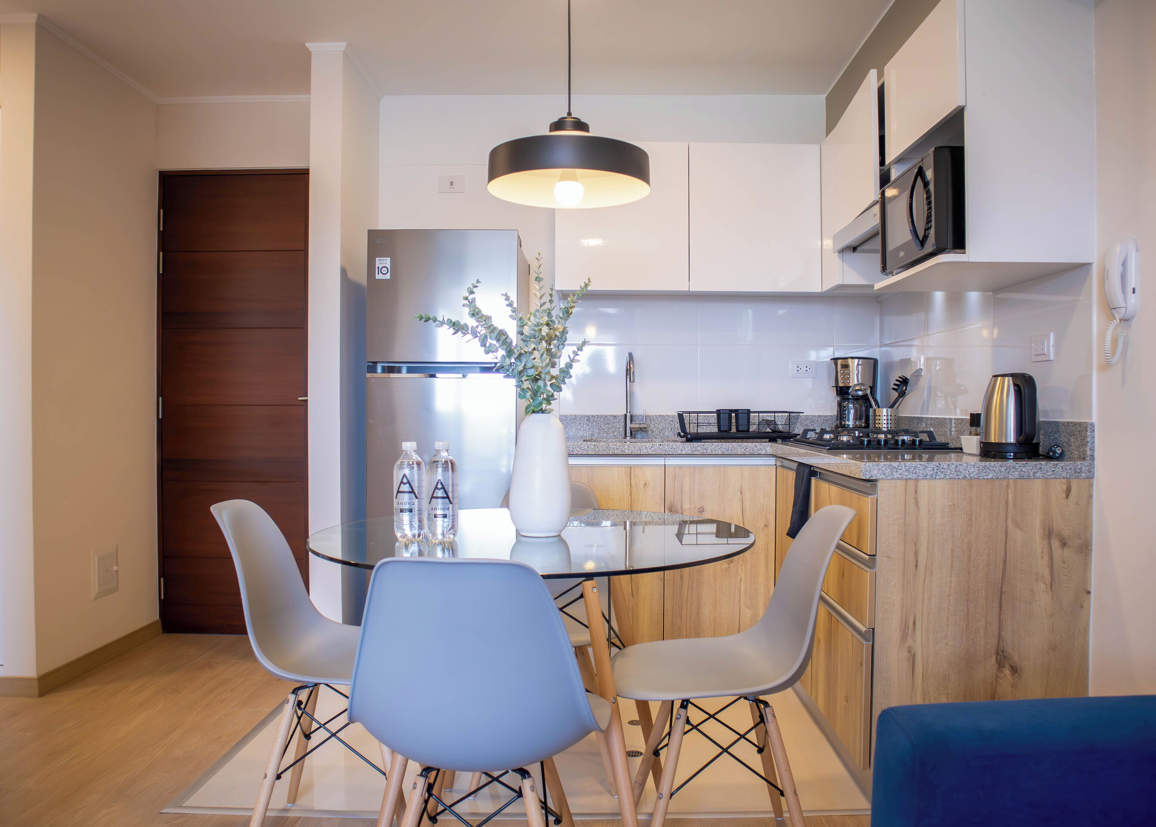 Apartamento, 2 habitaciones (1007) | Cocina privada | Frigorífico, microondas, licuadora y utensilios de cocina