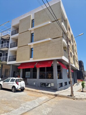 Exterior - Zahma Apartments - 2 Bedroom Family Apartment (Praia)