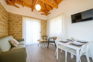 Dining - Ipso Kardamyli Mythies (Kardamyli)