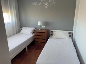 2 Schlafzimmer, Bügeleisen/Bügelbrett, kostenloses WLAN, Bettwäsche