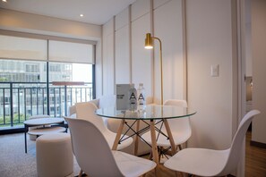 Apartment (702B) | Ruang makan