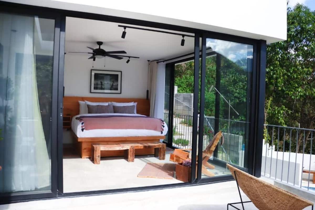Deluxe Room | In-room safe, soundproofing, free WiFi