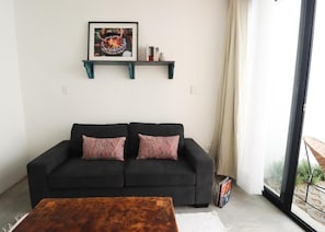 Caja de seguridad en la habitación y sistema de insonorización