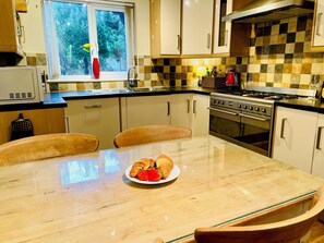 微波炉、烤箱、炉灶、洗碗机