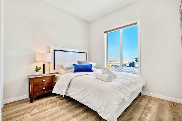 4 habitaciones, tabla de planchar con plancha, cuna de viaje y wifi 