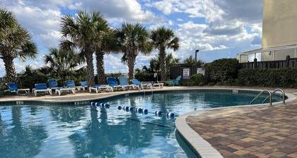 PR-1902 Oceanfront Studio, 19th floor oceanfront Studio at the Palace