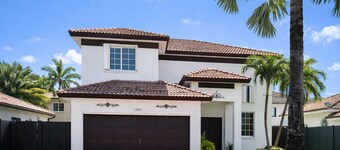 Charming Country Home, Pool, Pet Friendly