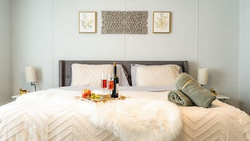 3 bedrooms, in-room safe, desk, iron/ironing board