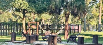 Charming Country Home, Pool, Pet Friendly