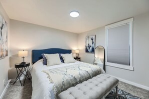 3 bedrooms, iron/ironing board, WiFi, bed sheets