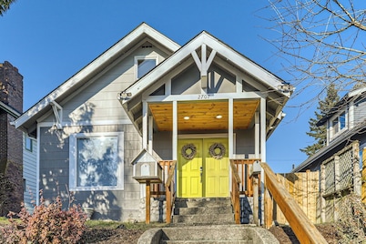 3-bedroom house in delightful Everett with WiFi, fitness room